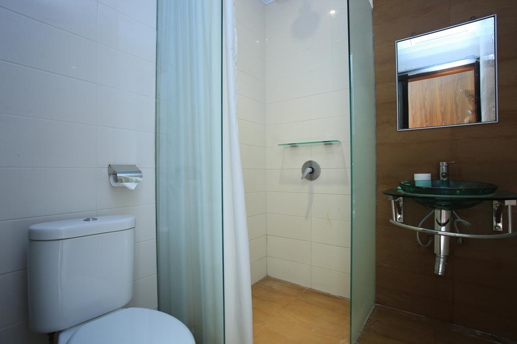 Reddoorz @ Padma Utara Hotel Legian  Exterior photo